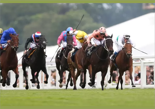 Black Caviar leads the Diamond Jubilee Stakes at Royal Ascot