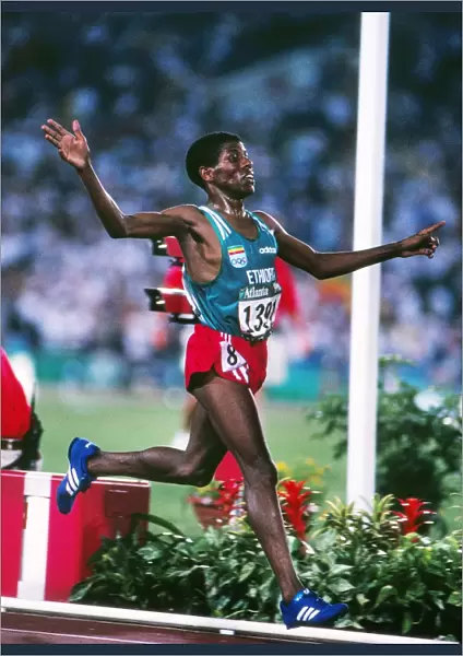 Haile Gebrselassie wins the 10, 000m - 1996 Atlanta Olympics
