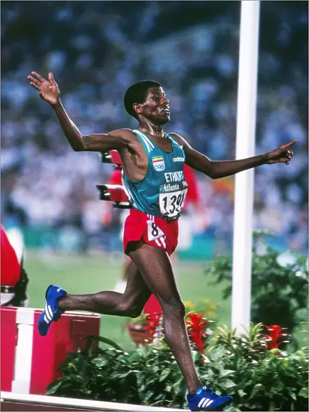 Haile Gebrselassie wins the 10, 000m - 1996 Atlanta Olympics
