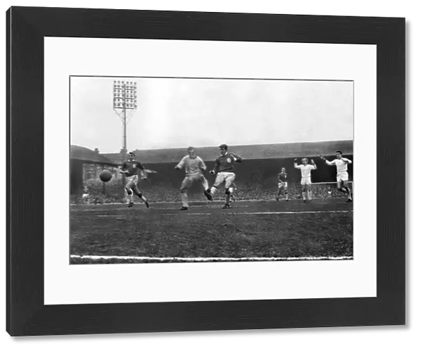 Liverpools Alf Arrowsmith scores against Manchester United in 1963  /  4