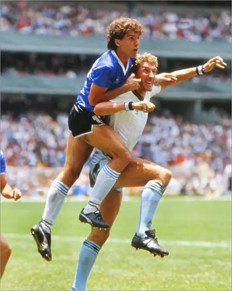 Englands Terry Butcher and Argentinas Oscar Ruggeri - 1986 World Cup