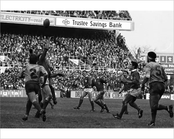 Ireland take on France - 1985 Five Nations