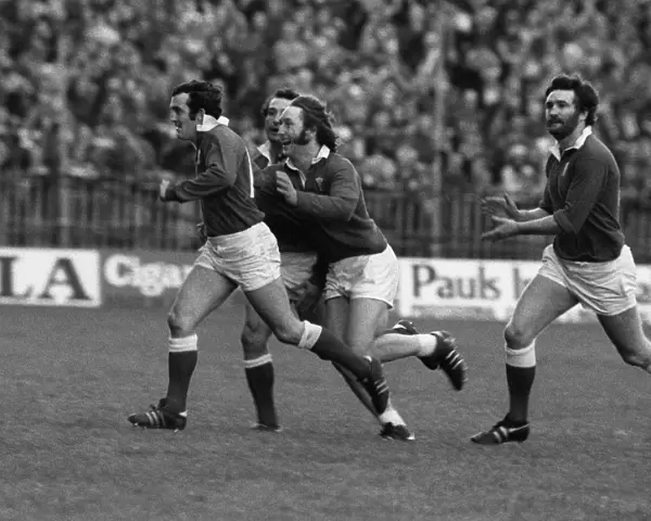 Phil Bennett kicks the winning points against Argentina in 1976