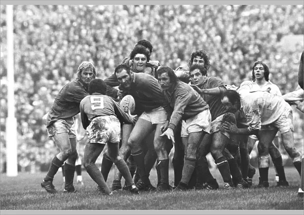 Frances Armand Vaquerin gets the ball back to Richard Astre - 1975 Five Nations