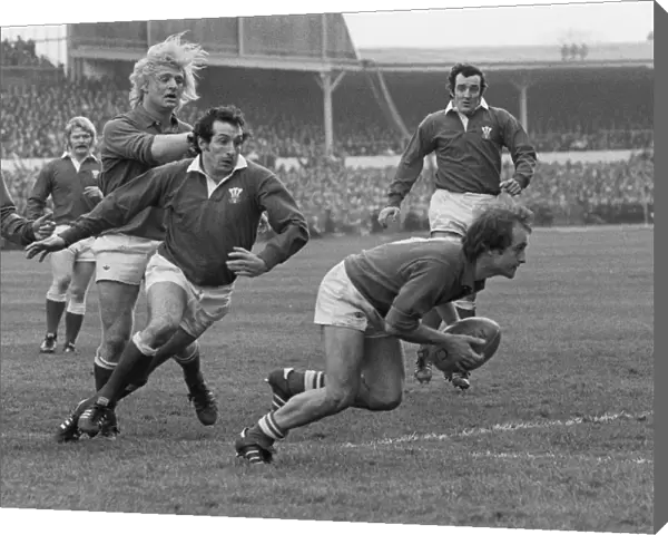 Jacques Fouroux and Gareth Edwards - 1976 Five Nations