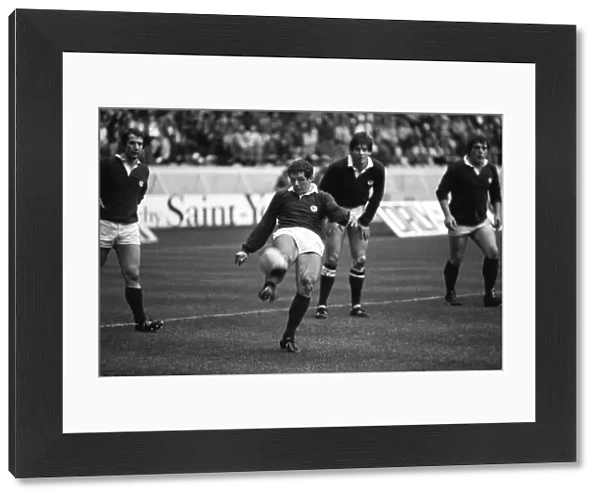 Scotlands Bryan Gossman kicks to touch - 1983 Five Nations