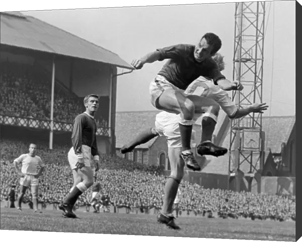 Evertons Alex Parker out-jumps Manchester Uniteds Denis Law - 1963 Charity Shield