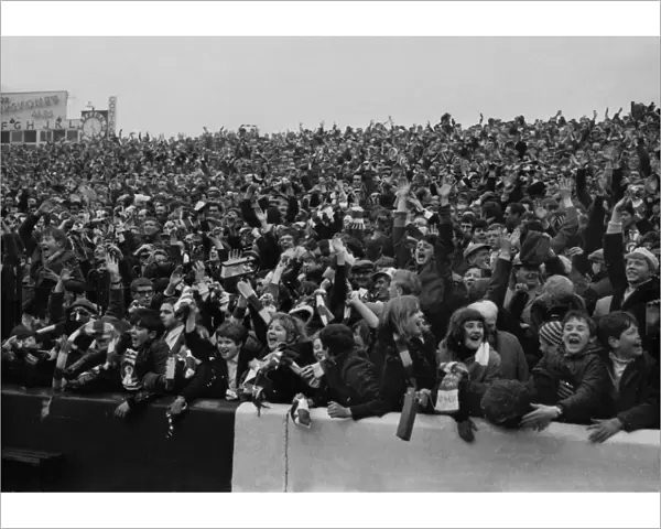 Nottingham Forest fans celebrates - 1967 FA Cup