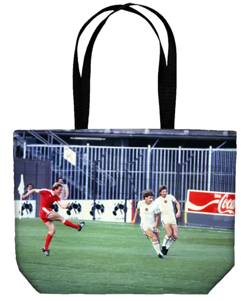 Karl-Heinz Rummenigge shoots for Bayern - 1982 European Cup Final