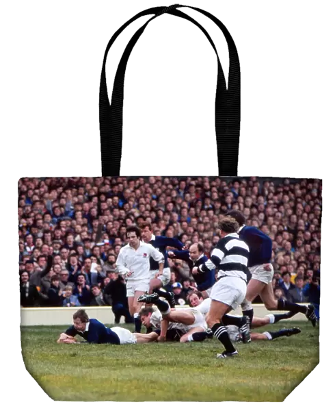Roy Laidlaw scores against England - 1983 Five Nations
