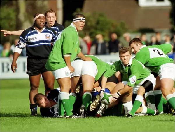 London Irish scrum-half Nick Briers prepares to pass - 1996  /  7 Courage League