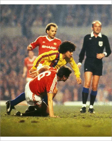 Barcelonas Diego Maradona and Manchester Uniteds Bryan Robson and Ray Wilkins - 1983  /  4 European Cup Winners Cup