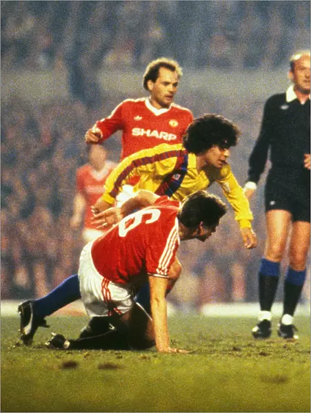 Barcelonas Diego Maradona and Manchester Uniteds Bryan Robson and Ray Wilkins - 1983  /  4 European Cup Winners Cup
