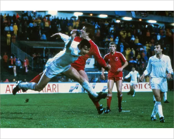 Real Madrids Jose Antonio Camacho challenges Aberdeens Mark McGhee - 1983 European Cup Winners Cup Final