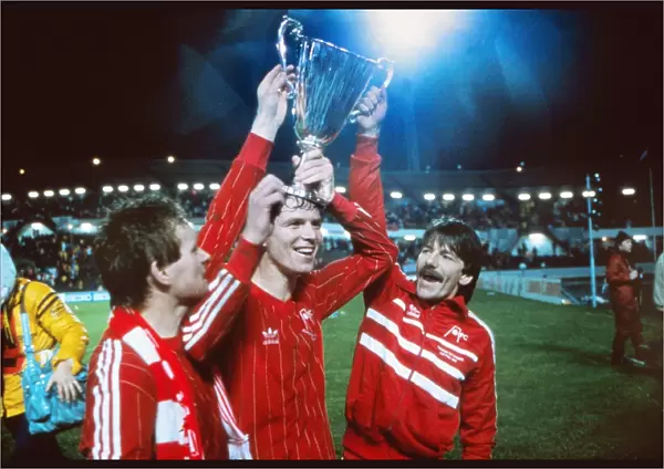 Aberdeens Alex McLeish celebrates with the trophy - 1983 Cup Winners Cup Final