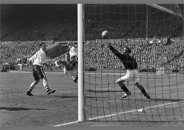 Eric Bell scores for Bolton - 1953 FA Cup Final
