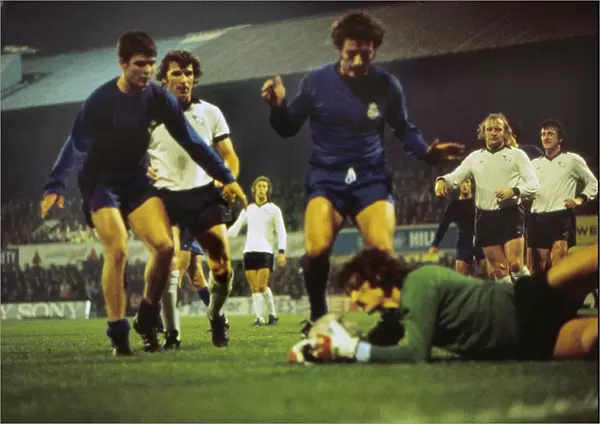 Real Madrid and Derby clash in the 1975  /  6 European Cup