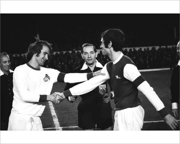 Arsenal captain Frank McLintock shakes hands with Koln captain Wolfgang Overath - 1970  /  1 Inter-Cities Fairs Cup