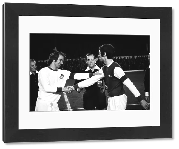 Arsenal captain Frank McLintock shakes hands with Koln captain Wolfgang Overath - 1970  /  1 Inter-Cities Fairs Cup