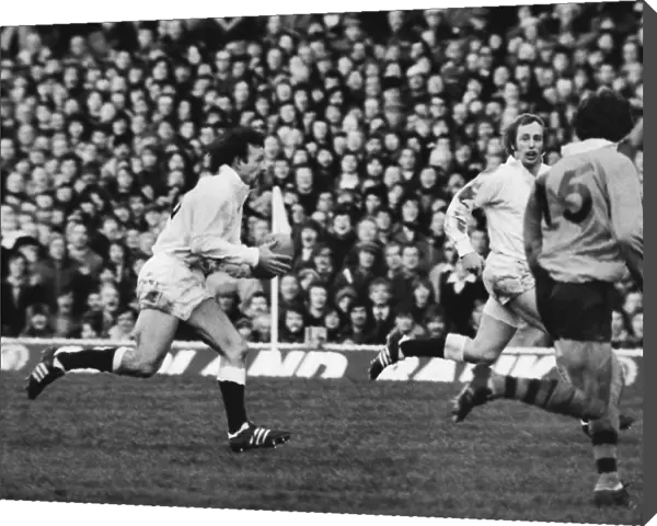 Englands Andy Maxwell faces Australia at Twickenham in 1976