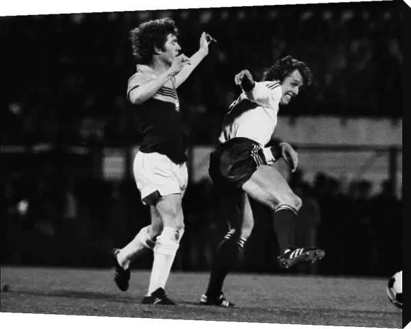 West Hams Pat Holland and Anderlechts Arie Haan - 1976 Cup Winners Cup Final