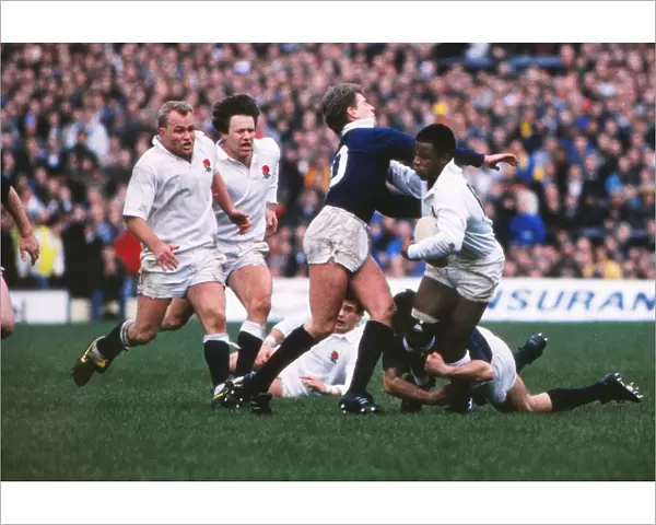 Englands Chris Oti hands-off Scotlands Craig Chalmers - 1989 Five Nations