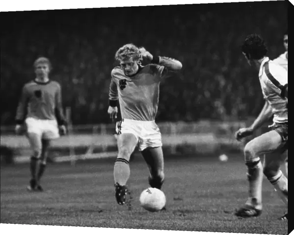 Hollands Kees Kist and Englands Mike Doyle