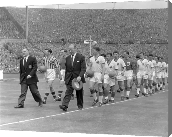 Manchester Uniteds Matt Busby and Aston Villas Eric Houghton lead out their sides - 1957 FA Cup Final