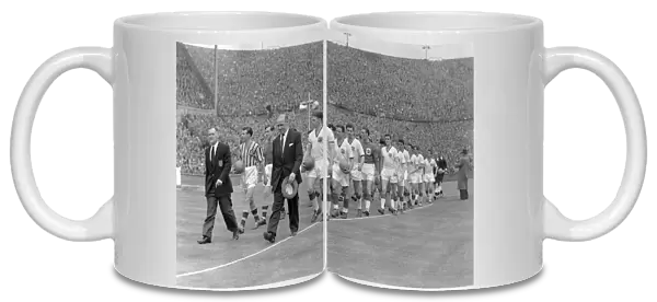 Manchester Uniteds Matt Busby and Aston Villas Eric Houghton lead out their sides - 1957 FA Cup Final