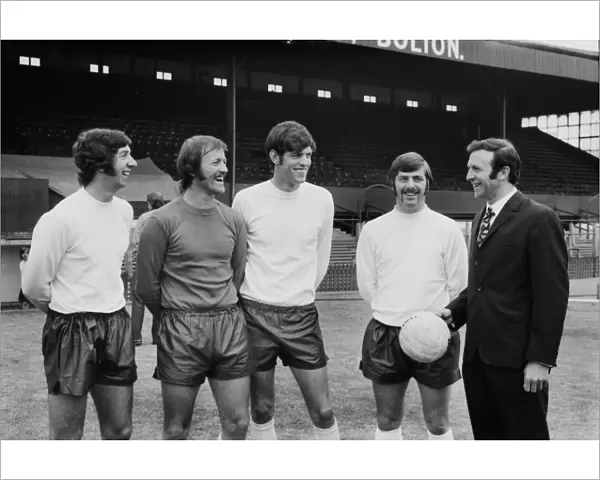 Bolton manager Jimmy Armfield with his players in 1971