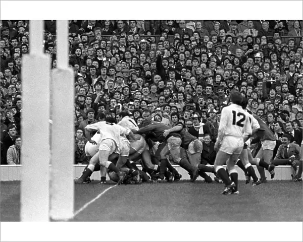 Gerry McLoughlin scores for Ireland at Twickenham - 1982 Five Nations Championship