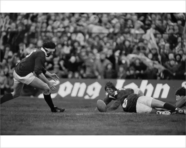Alan Tomes scores for Scotland against Wales - 1981 Five Nations (1 of 3)