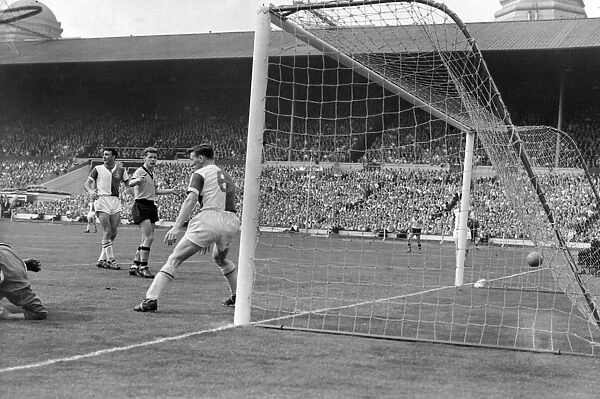 1960 FA Cup Final: Wolves 3 Blackburn 0