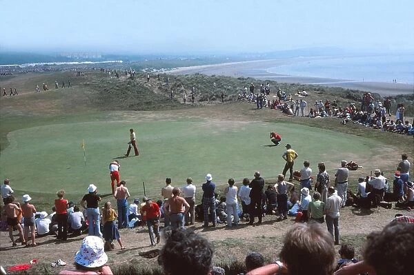 The 8th green at Turnberry on the final day of the 1977 Open