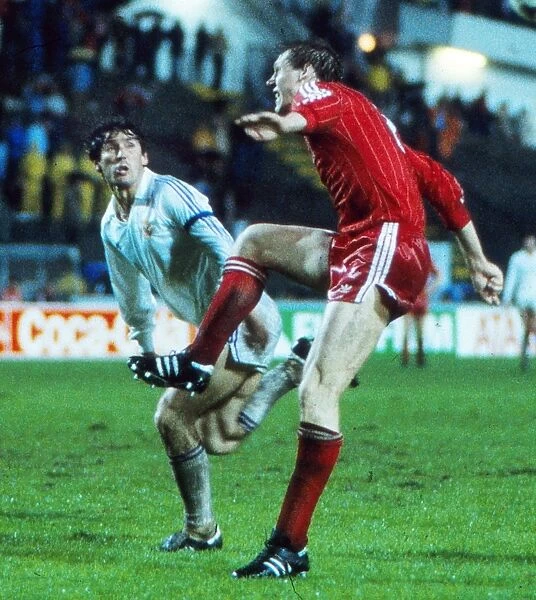Aberdeens Doug Rougvie and Real Madrids Juanito - 1983 European Cup Winners Cup Final