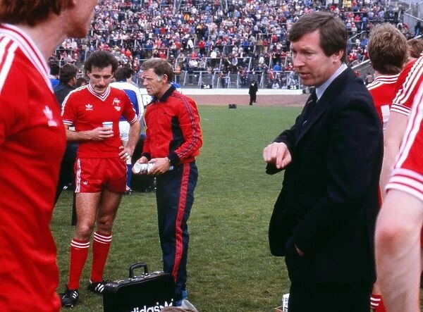 Alex Ferguson talks to his players before extra time - 1982 Scottish Cup Final