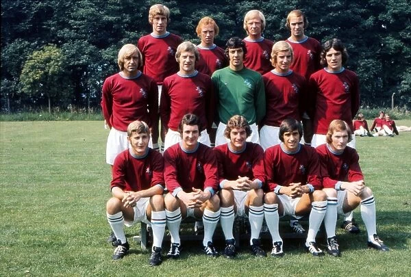 Burnley - 1973 / 74. Football - 1973  /  1974 - Burnley Team Group Photocall