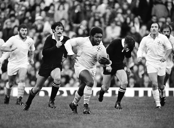 Clint McGregor makes a break for the London Division against the All Blacks in 1979