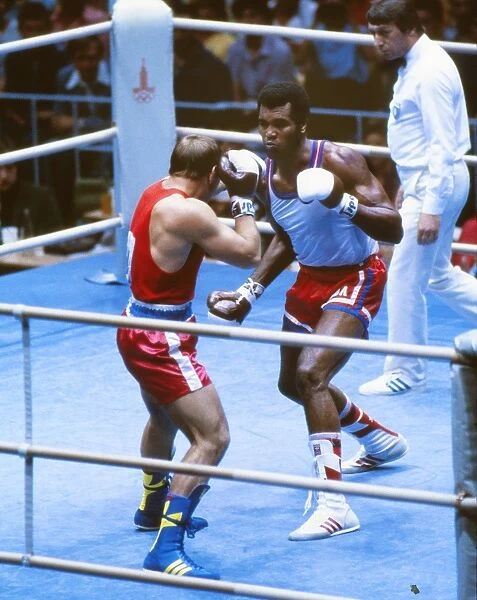 Cubas Teofilo Stevenson on the way to winning gold at the 1980 Olympics