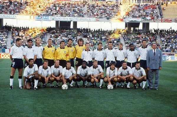 The full England squad at the 1990 World Cup | #5866980 | Colorsport