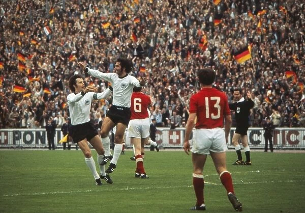 Gerd Muller celebrates his goal with Franz Beckenbauer in the final of Euro 72