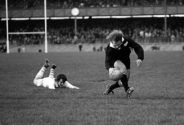Grant Batty scores for the All Blacks against London Counties in 1972