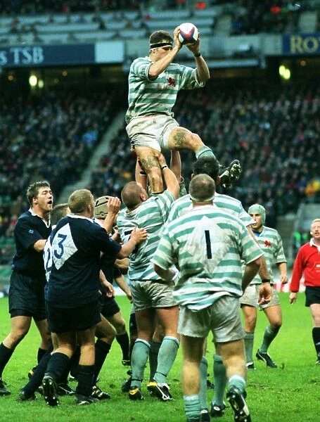 Hamish Innes wins a lineout for Cambridge in the 1999 Varsity Match