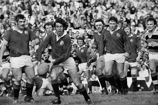 Ian McGeechan looks for a pass - 1977 British Lions Tour to New Zealand