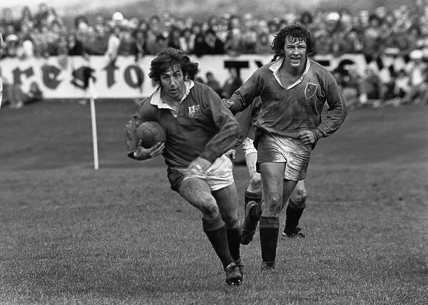 Ian McGeechan runs in a try for the Lions - 1977 British Lions Tour to New Zealand