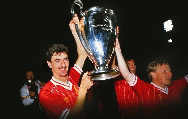 Ian Rush and Sammy Lee celebrate Liverpools 1984 European Cup triumph
