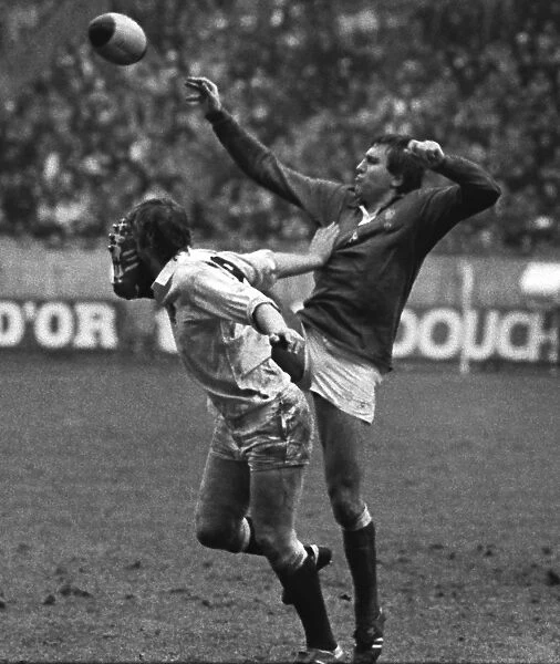John Scott gets a boot in the face from Jean Luc Joinel - 1982 Five Nations