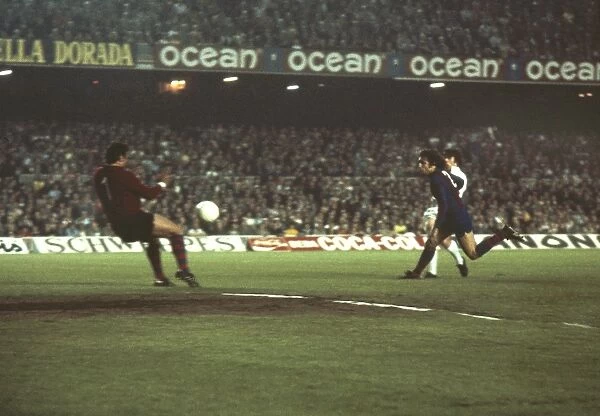 Leeds Uniteds Peter Lorimer scores at the Nou Camp in the 1975 European Cup