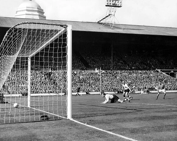 Mariani scores for Italy against England at Wembley in 1959 +
