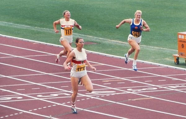 Mary Peters finishes the 200m to win Pentathlon gold at the 1972 Olympics
